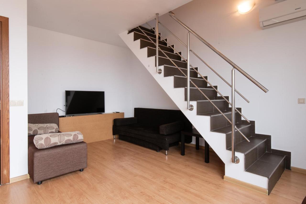 One-bedroom Maisonette With Spacious Terrace By Flat Mаnager Apartment *